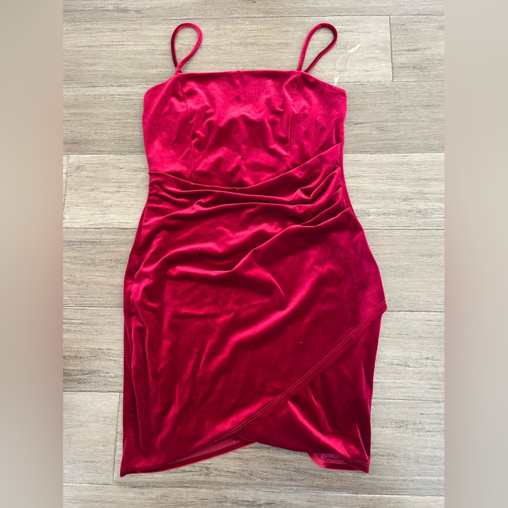 Worn once, no tags